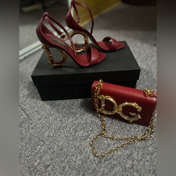 Dolce & Gabbana Red Crossbody Bag with Gold Chain - Picture 2 of 13